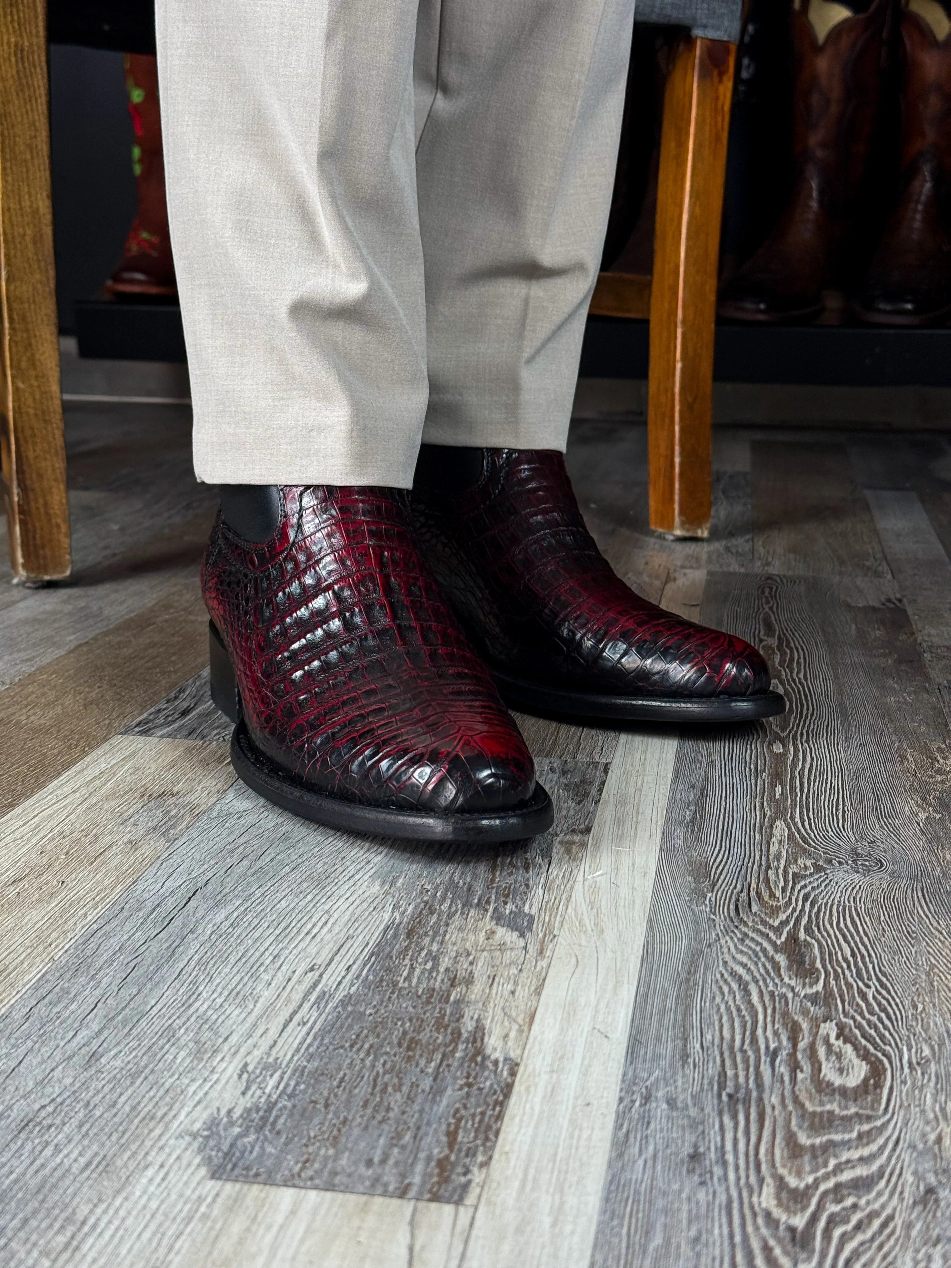 Red Black Crocodile Fuscus Boots Oval