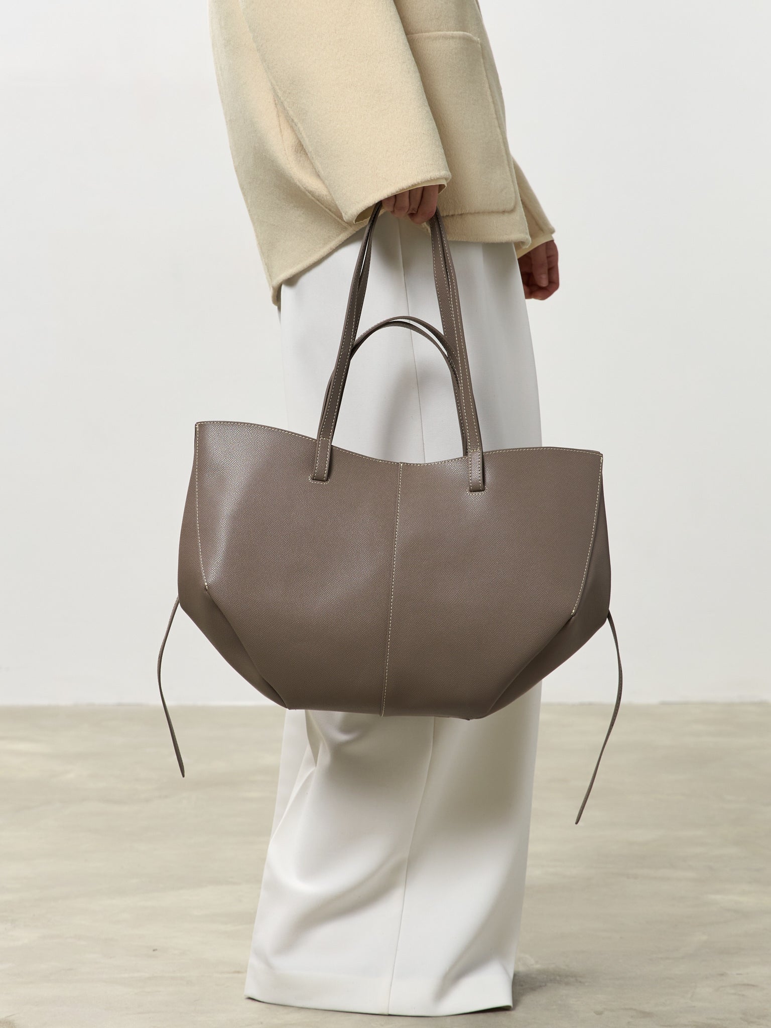 Double-handle tote bag