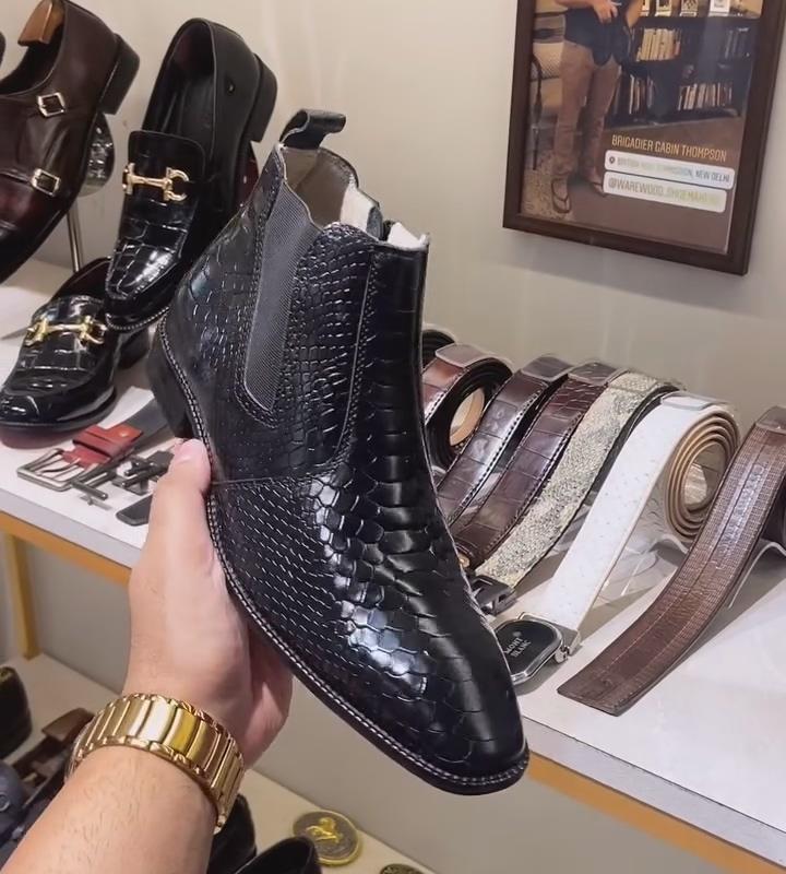 Cobra Scaled Low-top Zipper Boots