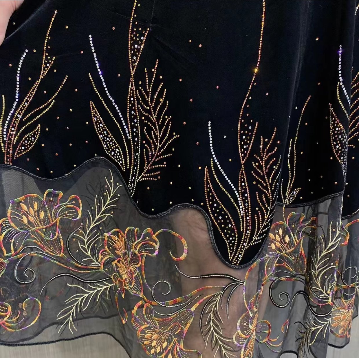Shiny gold velvet midi skirt