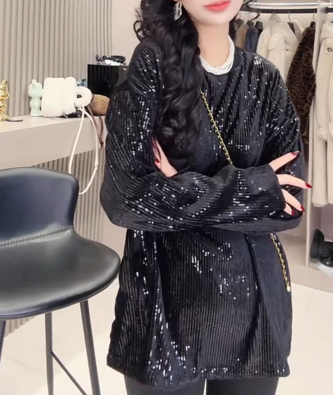 Long sleeve sequined bottoming shirt